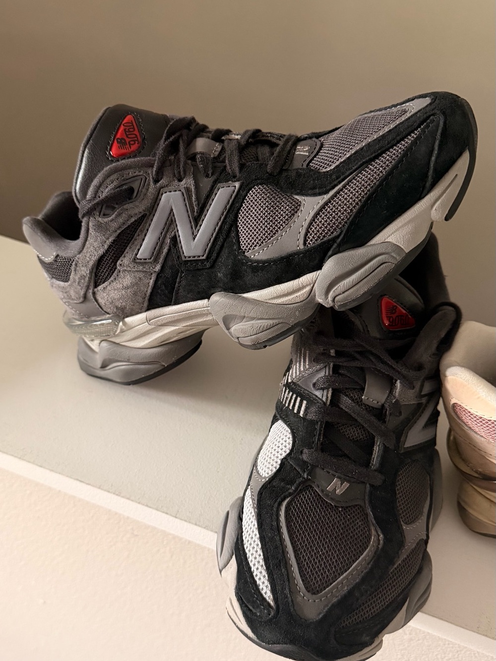 New Balance 9069 Black & Gray Women’s 8.5